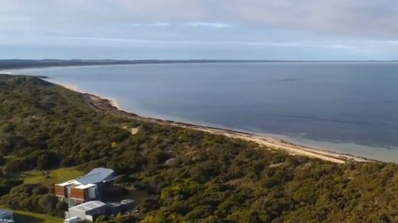 Search for two fisherman in South Australia