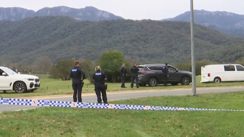 Two cops killed, gunman on the run in Victoria