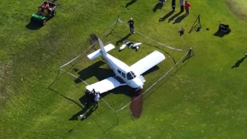 What happened before plane crash landed on golf course