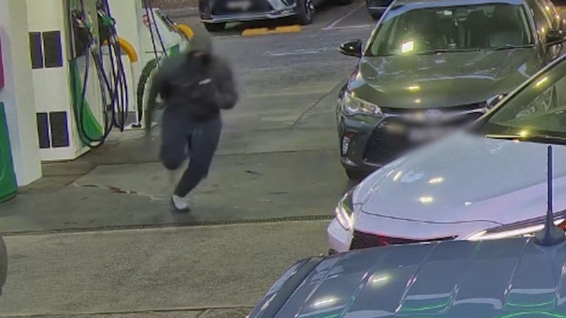 CCTV shows Surry Hills service station shooting