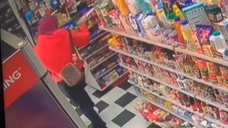 Man dies after allegedly robbing shop