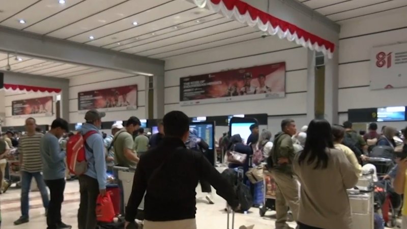 Survivors found in tunnel in Nepal
