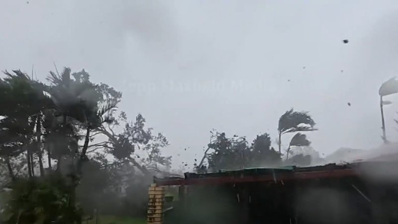 New warning of cyclone building over North Queensland
