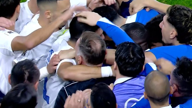 Bakasetas zadel ob katastrofalnem začetku za Škotsko