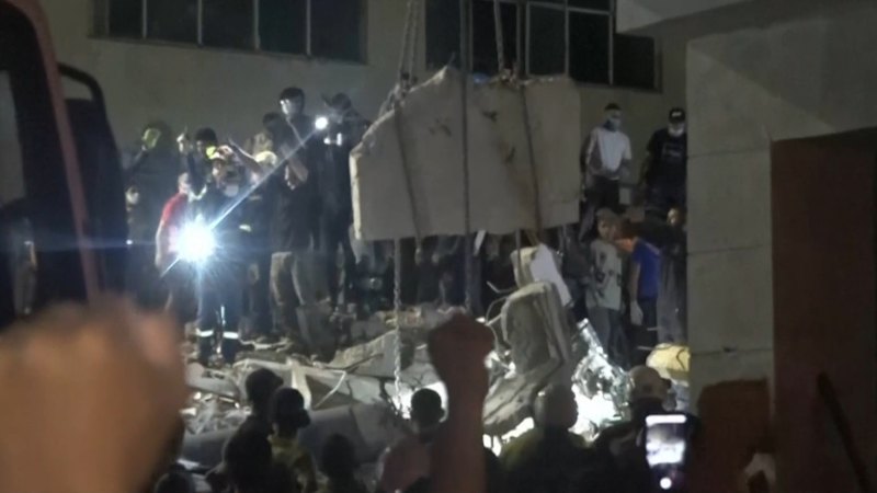 Colombia earthquake victims rescued