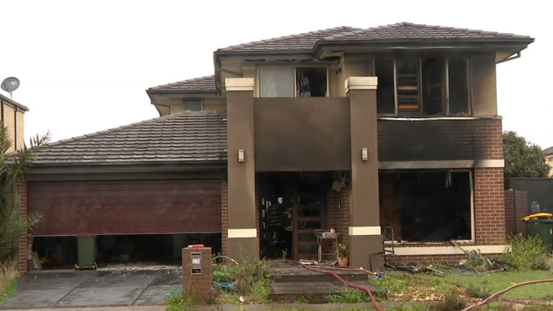 Teenage boy treated for burns after house fire in Melbourne's south-west﻿