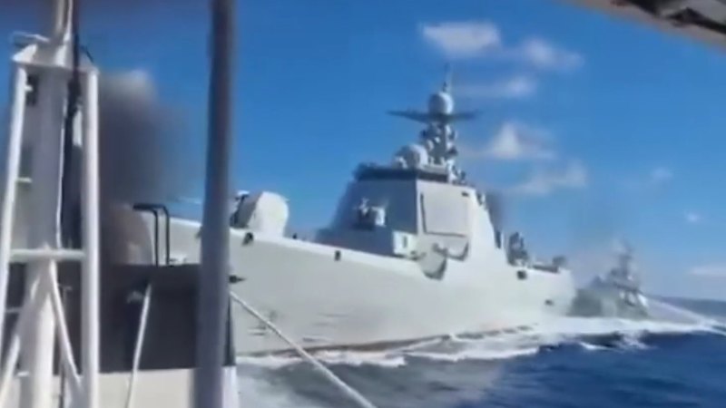 El barco chino choca mientras persigue a Filipinas