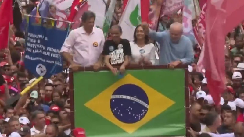 Brezilya seçimlerini Lula da Silva kazandı