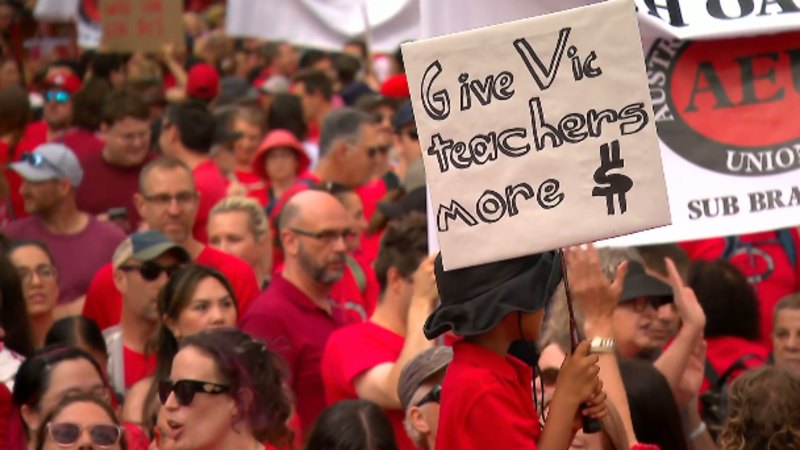 Teachers call off strike