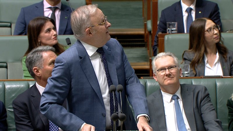 Albanese and Dutton praise Tony Wright as he steps back from daily journalism