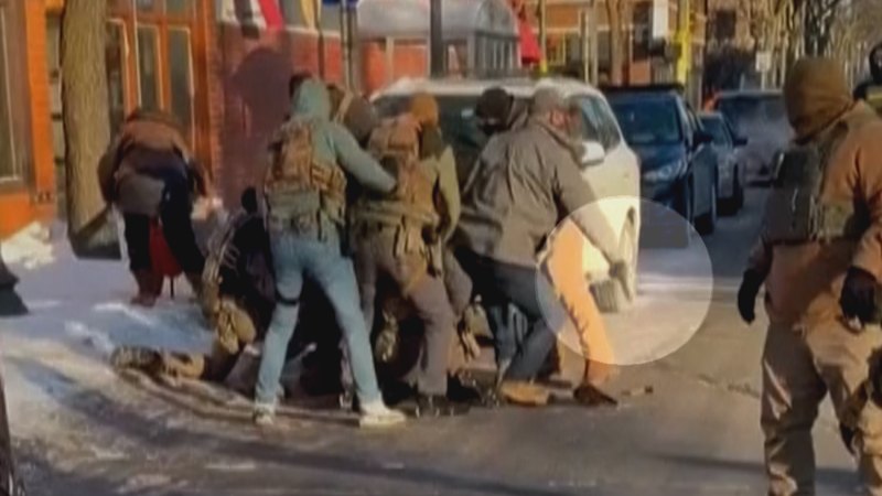 銃乱射事件後、ミネアポリスで不安が高まる