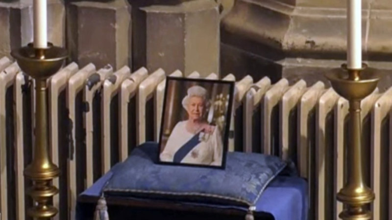 Kraliçe'nin ölümünden bu yana ilk Pazar kilise ayinlerinde İngiltere genelinde çanlar çalıyor