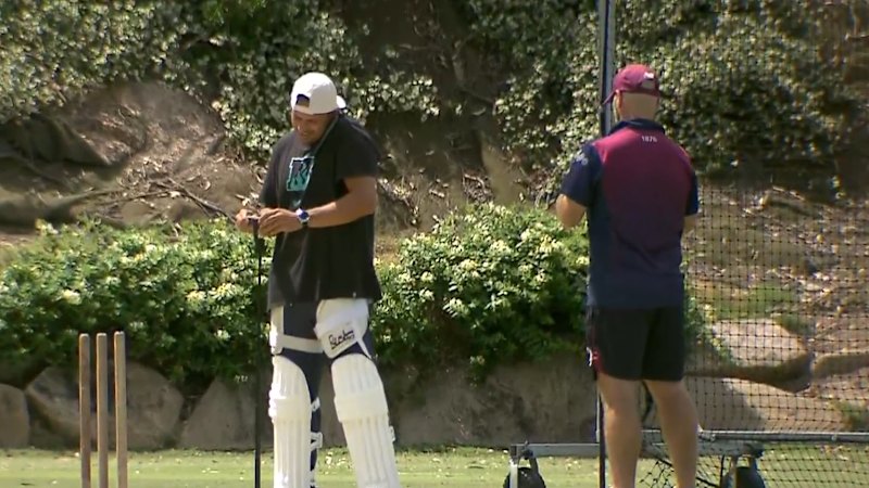 Teammates throw support behind Khawaja