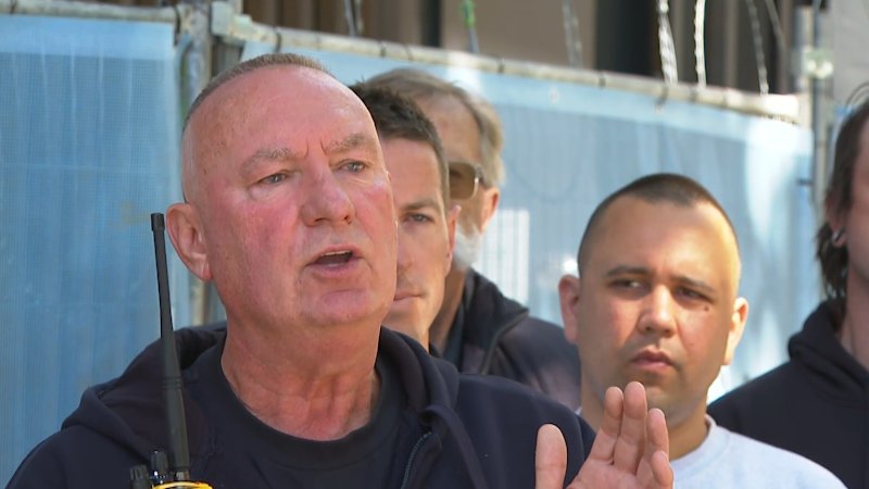 Sindikat zahteva preložitev odprtja melbournske podzemne železnice, premier vztraja pri varnosti