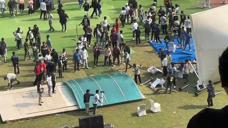 Fans riot after disaster Messi appearance