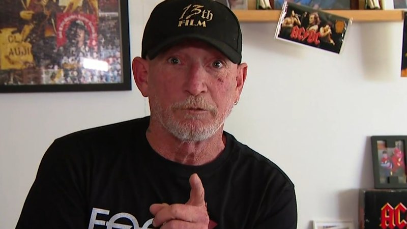 Naked man confronts intruders who kicked down door