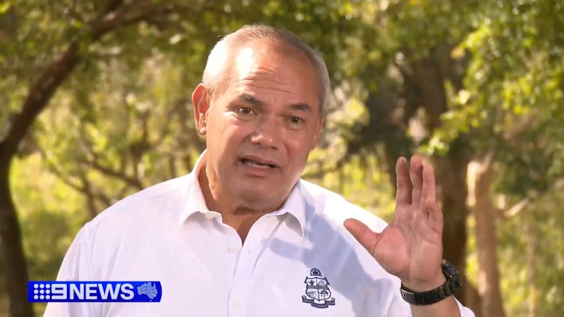 Mayor apologises after swearing at journalist for Trump questions