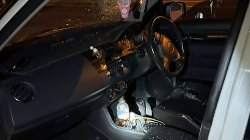 Police hunt trio after bricks hurled into Melbourne traffic