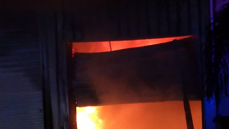 Gold Coast family loses two boats in shed fire