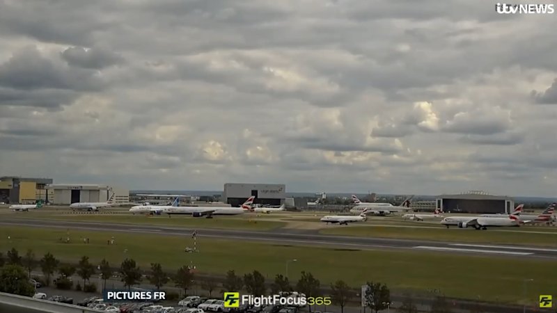 Technical glitch sparks UK airport chaos