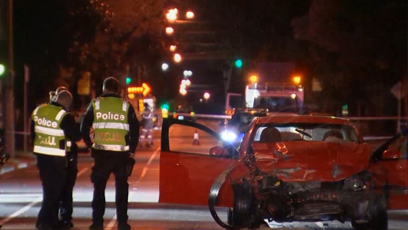 Woman in critical condition after multi-car crash in Melbourne