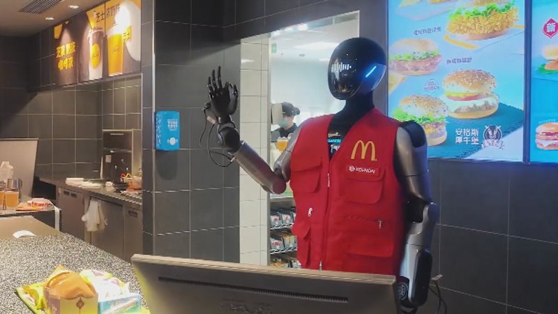 Humanoid Robots trial in China McDonald's
