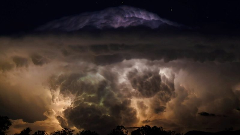 Hudo neurje s točo prizadelo jugovzhodni Queensland