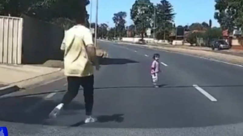 Heart-stopping moment toddler runs on SA highway