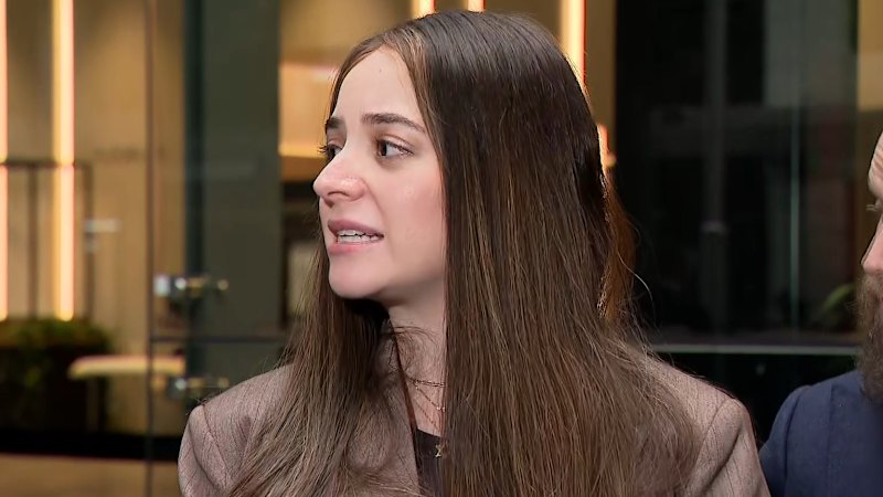 Bondi terror victim's daughter speaks outside of Royal Commission
