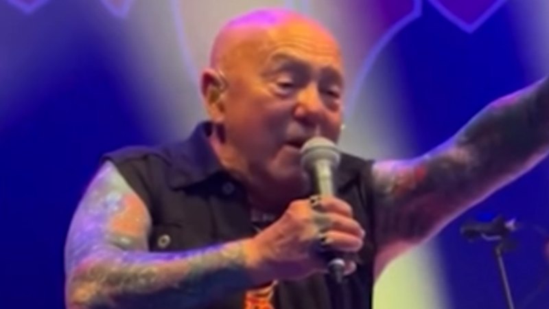 Angry Anderson joins Rose Tattoo on stage during European tour dates