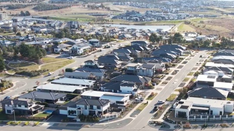 New poll reveals majority of Australians want house prices to drop