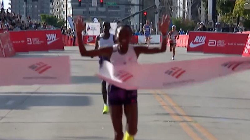 Kenyan obliterates women's marathon world record