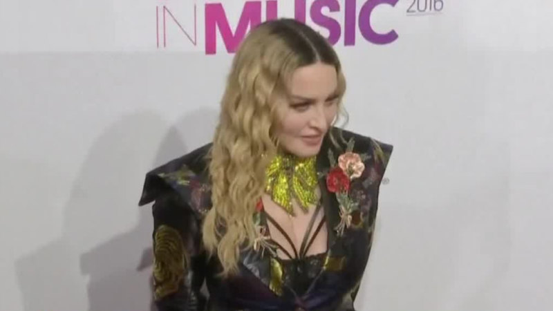 Madonna 'ciddi bakteriyel enfeksiyondan' iyileşiyor