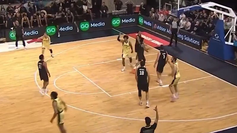 Aussie buzzer beater breaks NZ hearts