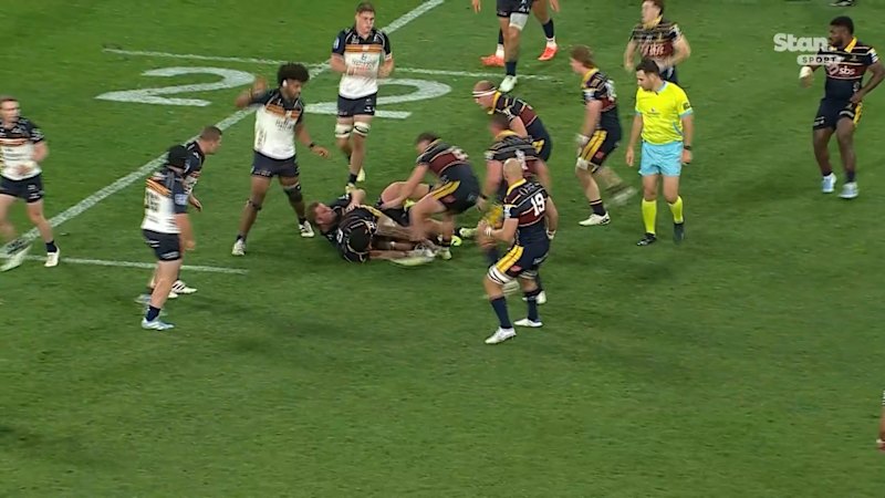 Nareki fires Highlanders in front