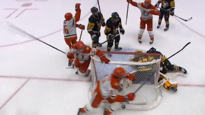 NHL rookie scores in final second of game to join history