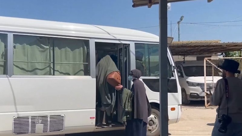 Women, kids linked to ISIS fighters secure tickets to Australia