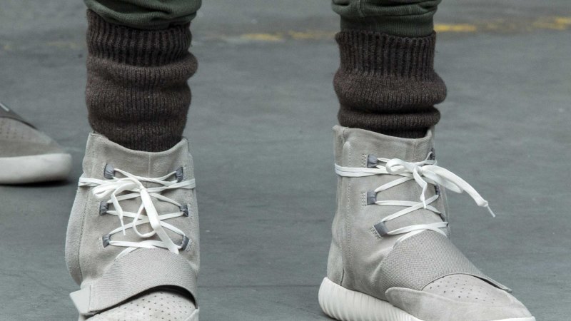 Kanye west 2024 yeezy shoes grey