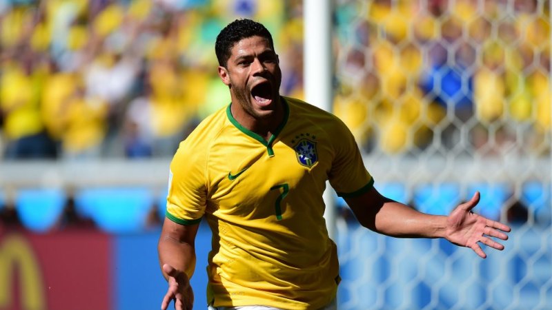 Hulk overcomes booing to star for Brazil at World Cup