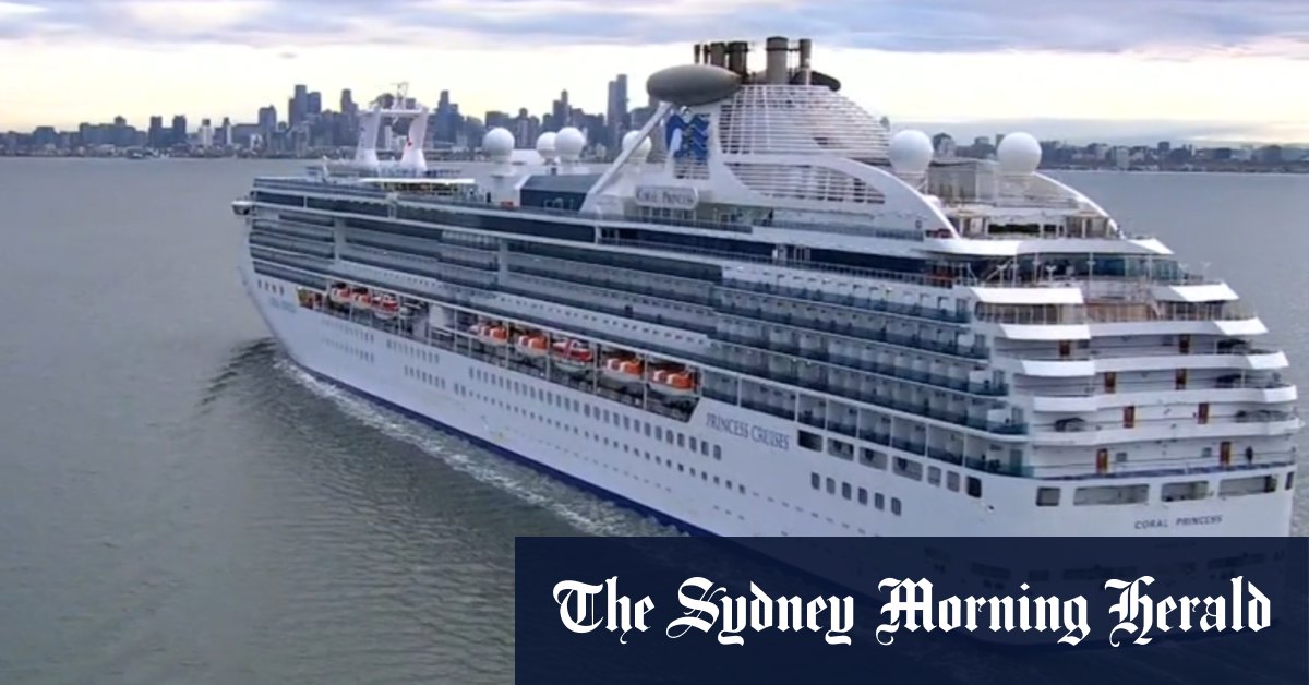 Video First cruise ship in more than two and a half years docks in Melbourne