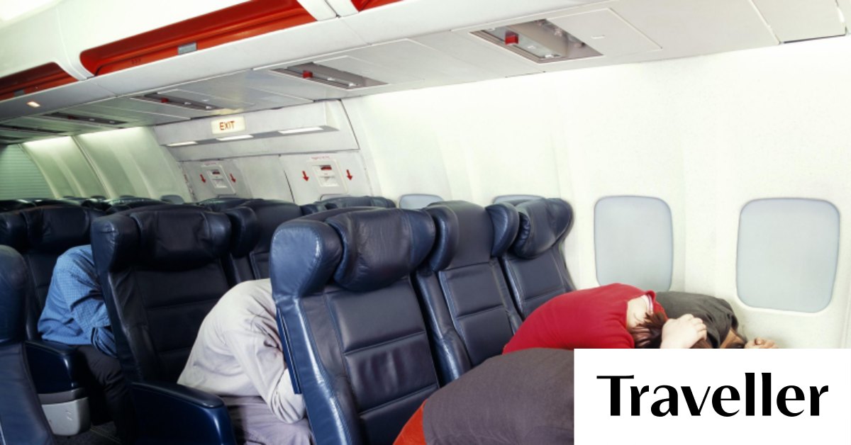 Flight safety instructions Does the brace position save lives