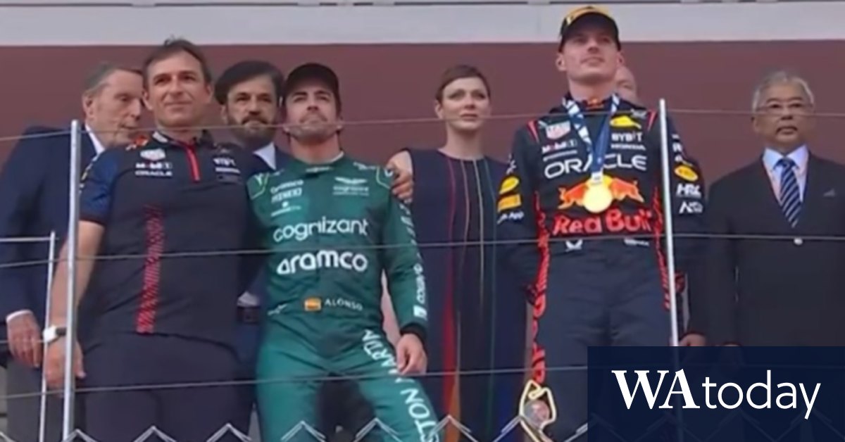 Video: Alonso’s cheeky podium dig