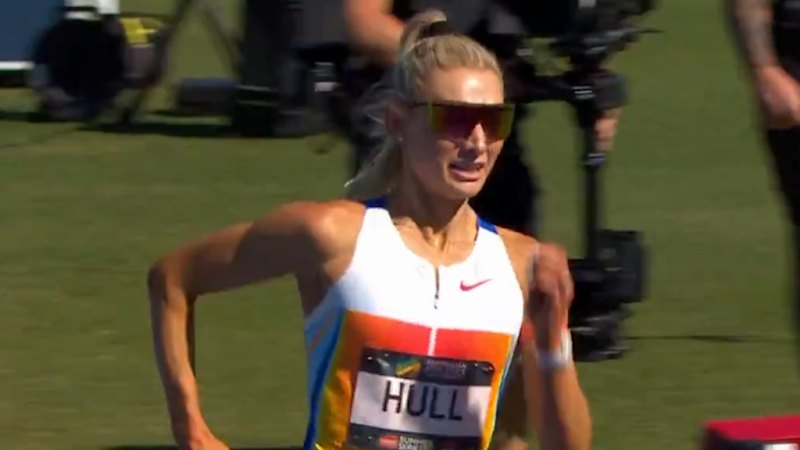 Jess Hull clinches 5000m crown