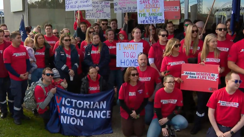 Victorian Police officers reject landmark pay deal