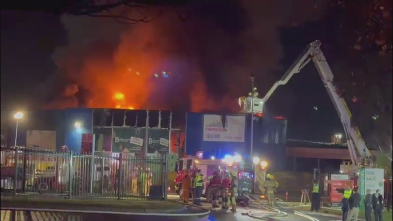 Fire rips through Melbourne factory