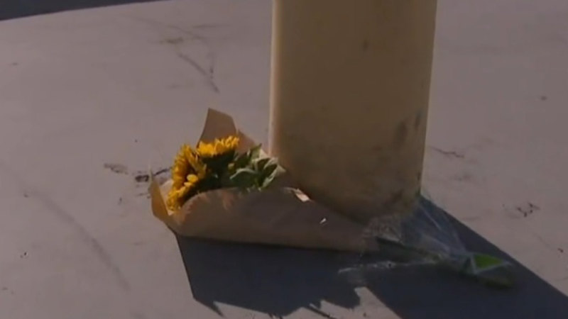 Tributes laid for off-duty cop who died at Perth beach