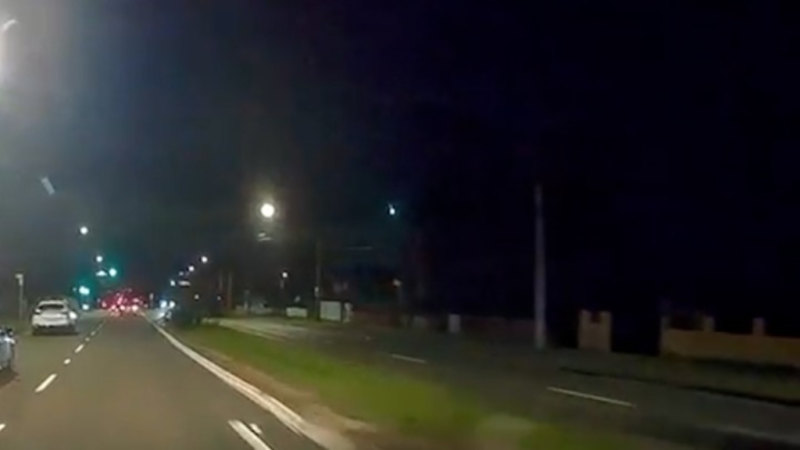 Dashcam catches early-morning meteor