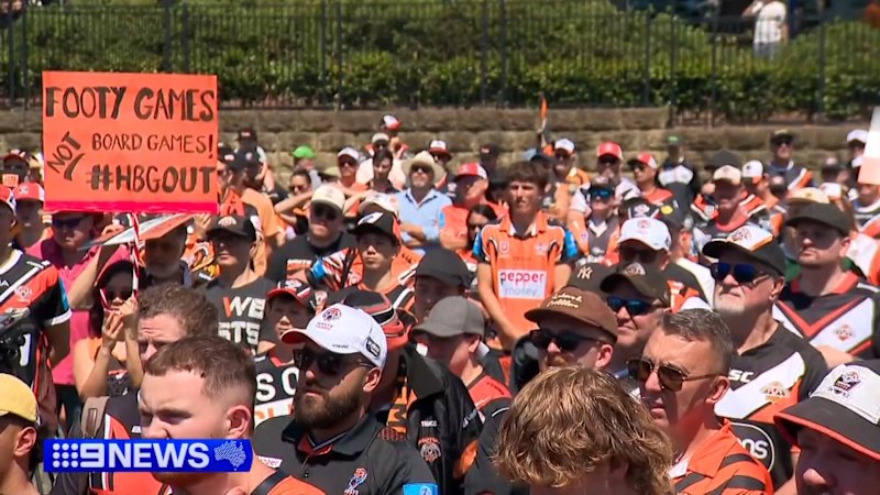 Tigers fans protest against majority owners