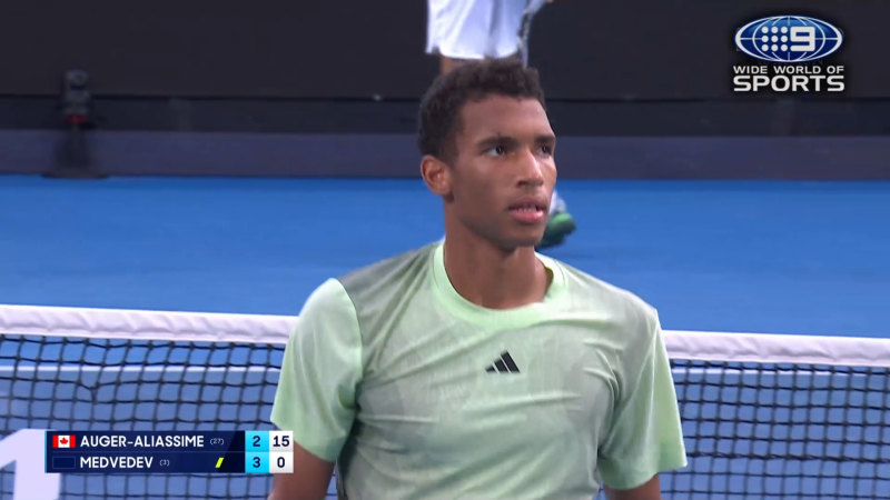 Australian Open Highlights: Felix Auger-Aliassime v Daniil Medvedev