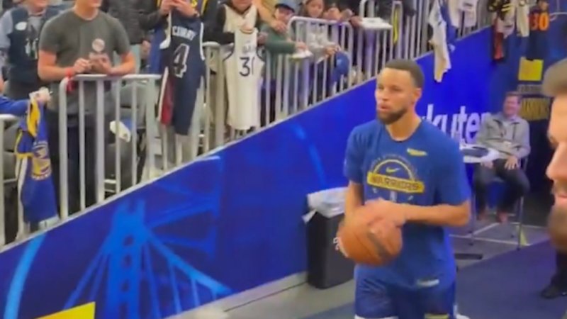 Curry sinks insane pre-game shot